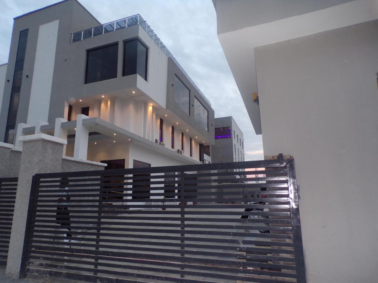 The Mayhill Lekki Bagian luar foto